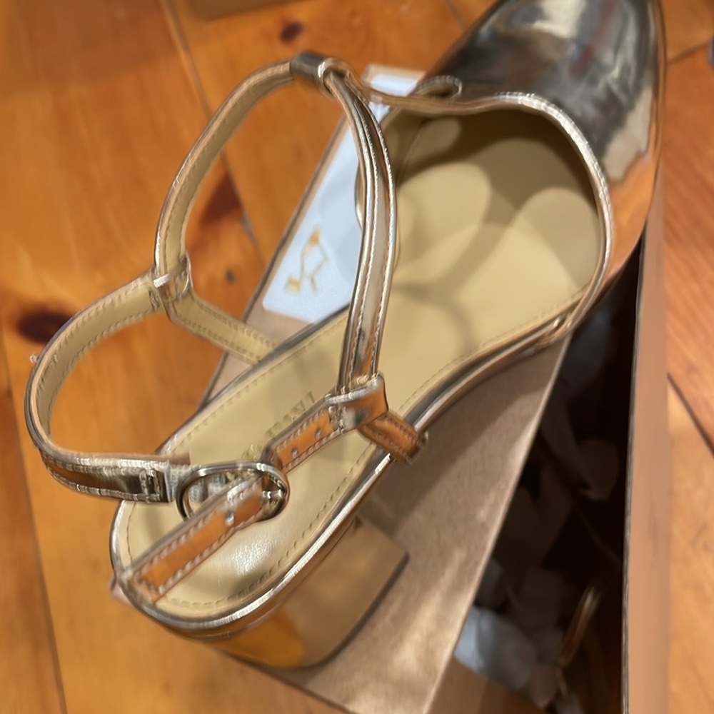 Shoe J Crew Ankle T- Strap Heel Gold NIB NEW size 8 1/2 - Picture 14 of 17